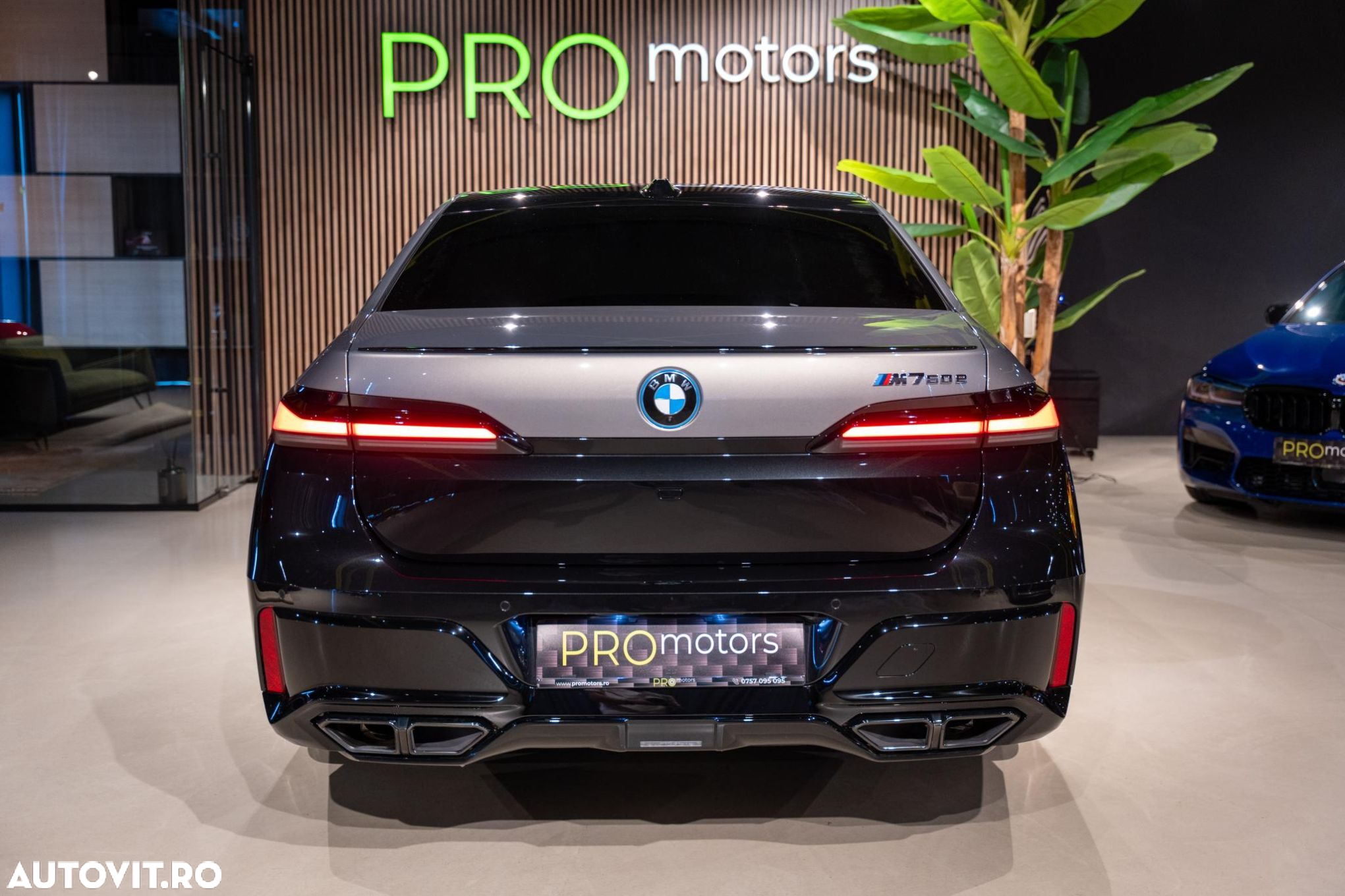 BMW M7 - 7