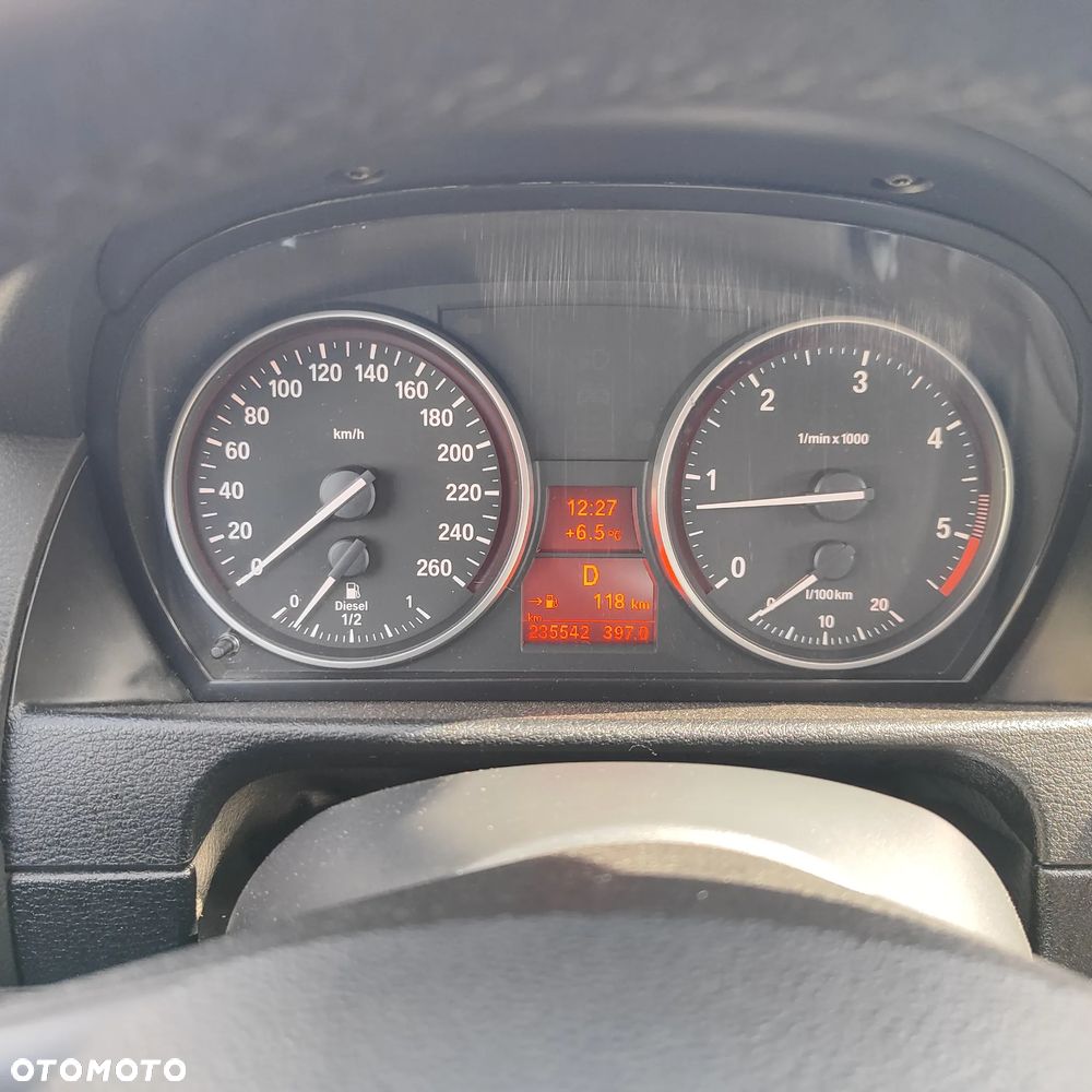 BMW X1 xDrive18d - 9