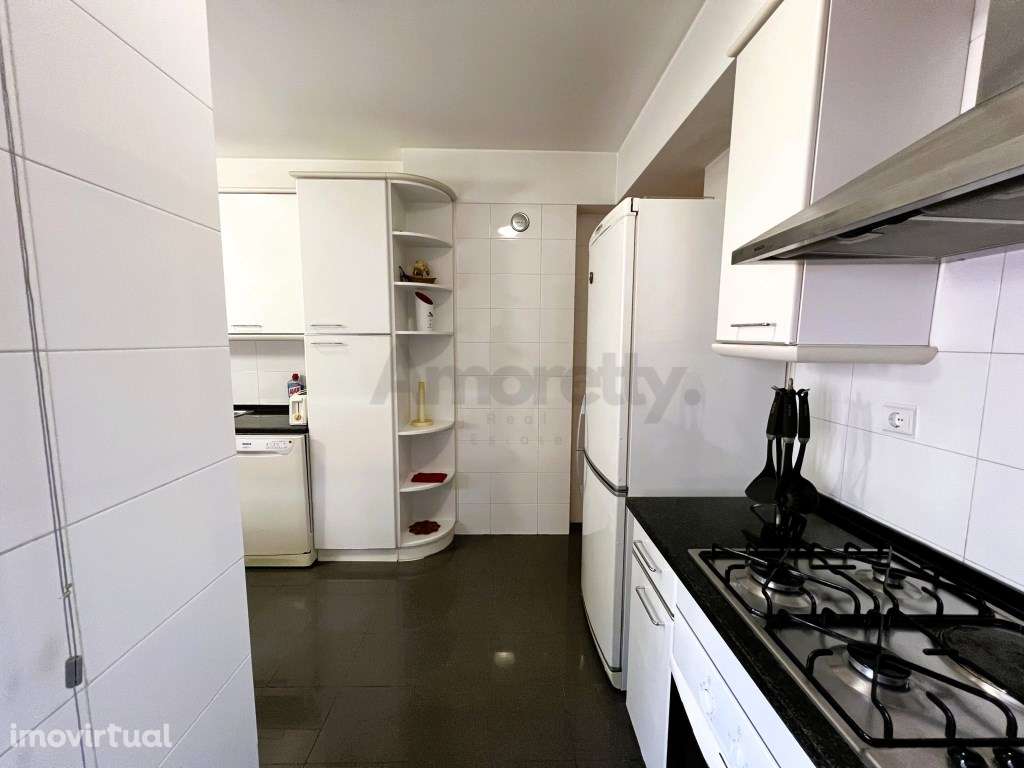 T2 Inserido em Prédio Com Elevador e Garagem - Grande imagem: 3/24