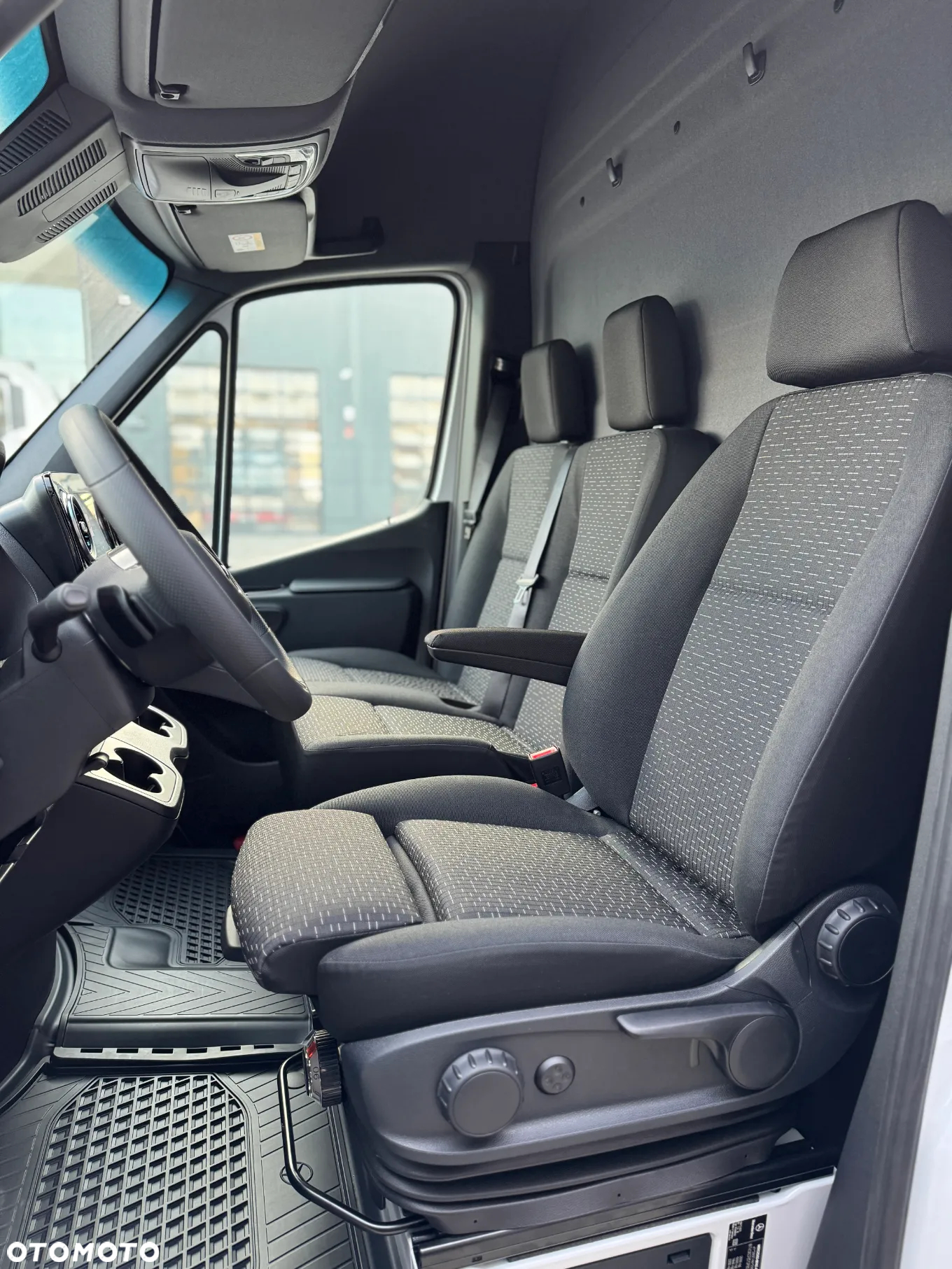 Mercedes-Benz Sprinter - 9