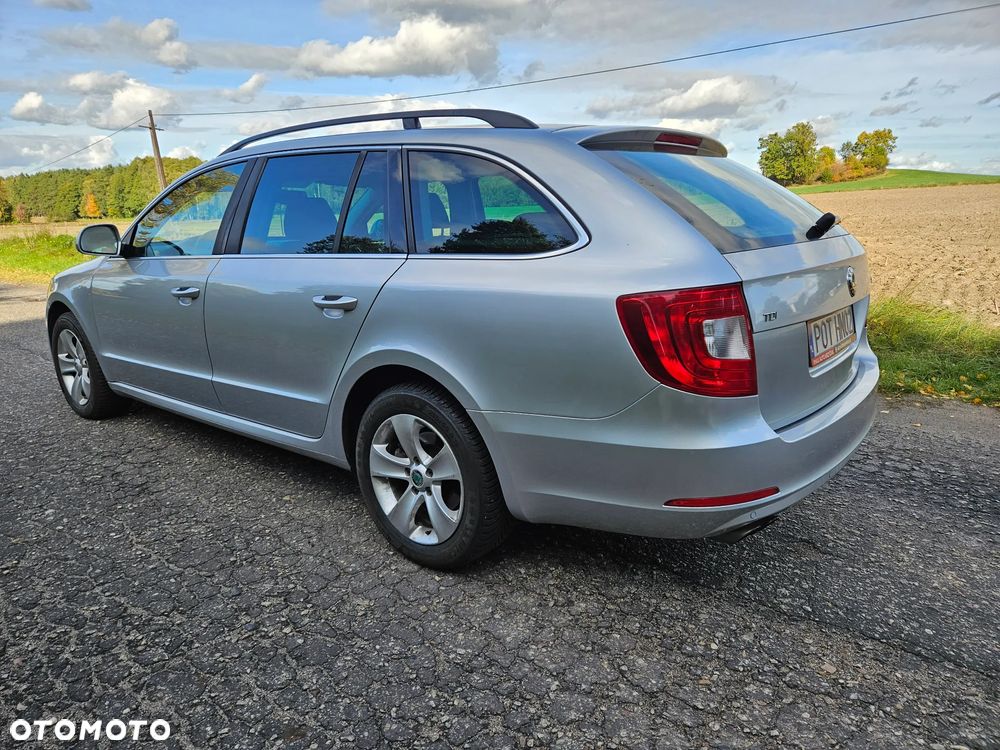 Skoda Superb 2.0 TDI DSG Elegance - 4