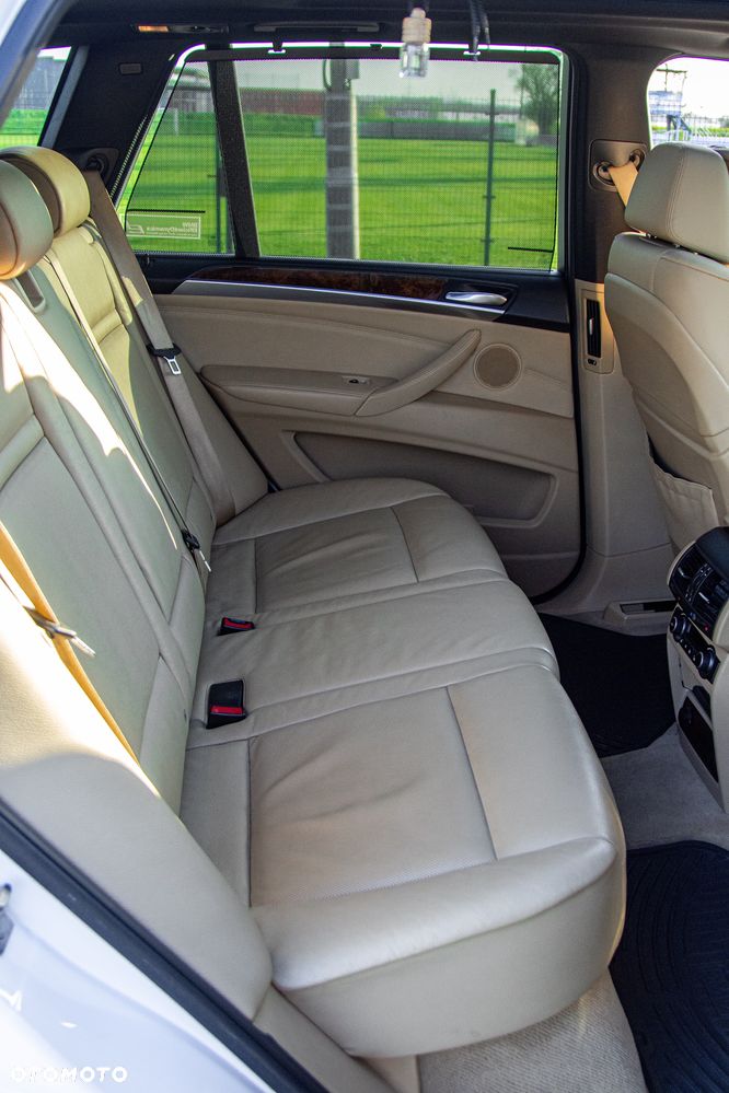 BMW X5 xDrive35i - 28