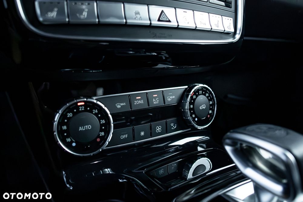 Mercedes-Benz Klasa G 63 AMG AMG SPEEDSHIFT 7G-TRONIC - 33
