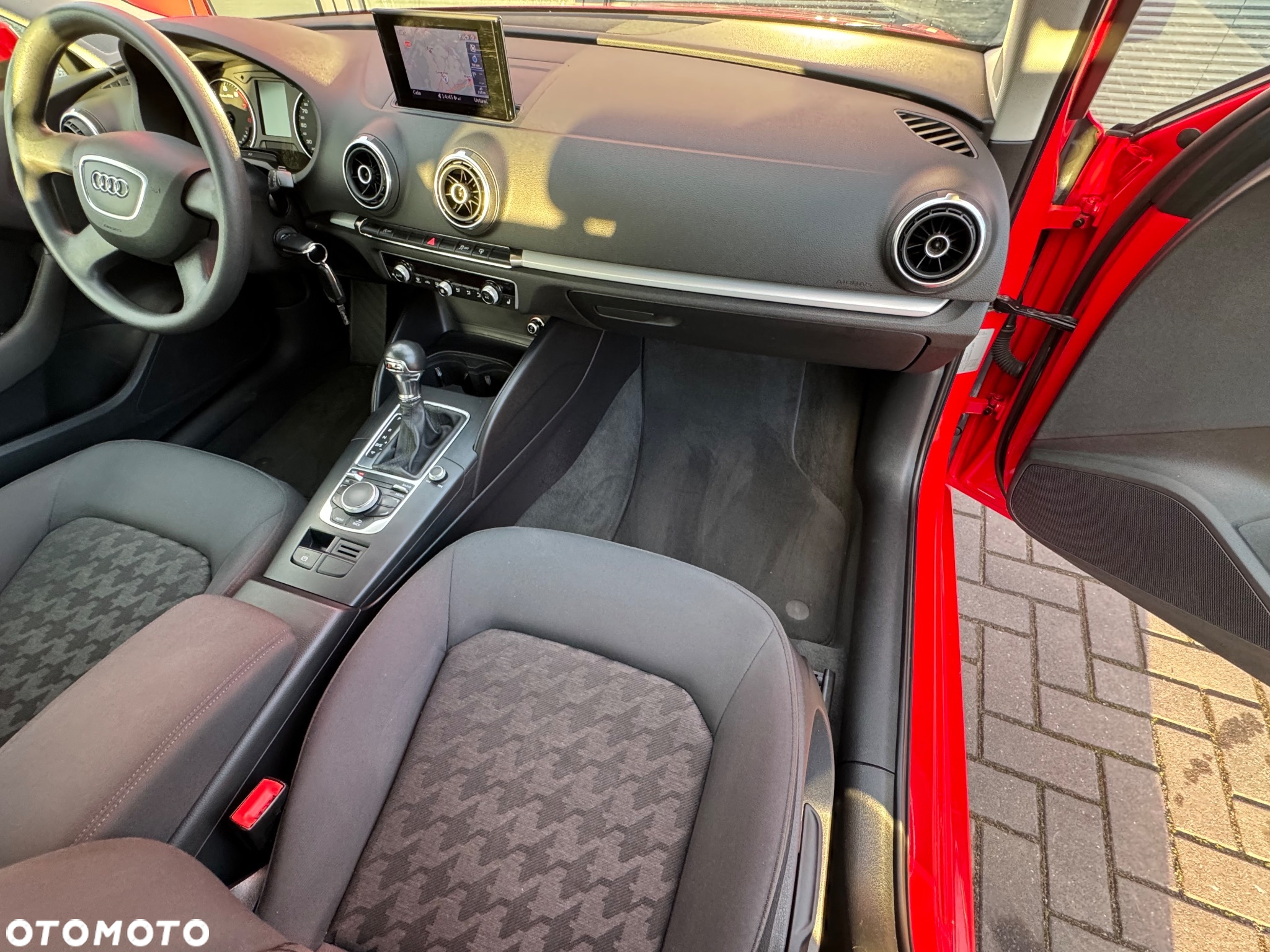 Audi A3 1.2 TFSI Sportback S tronic Attraction - 23