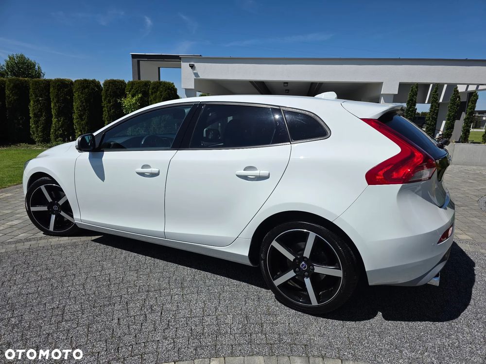 Volvo V40 D4 Geartronic RDesign - 11