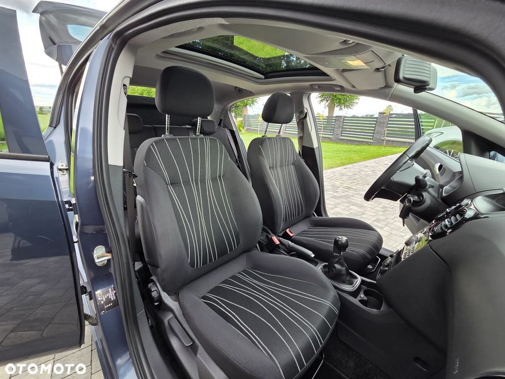 Opel Corsa 1.4 16V Innovation - 14