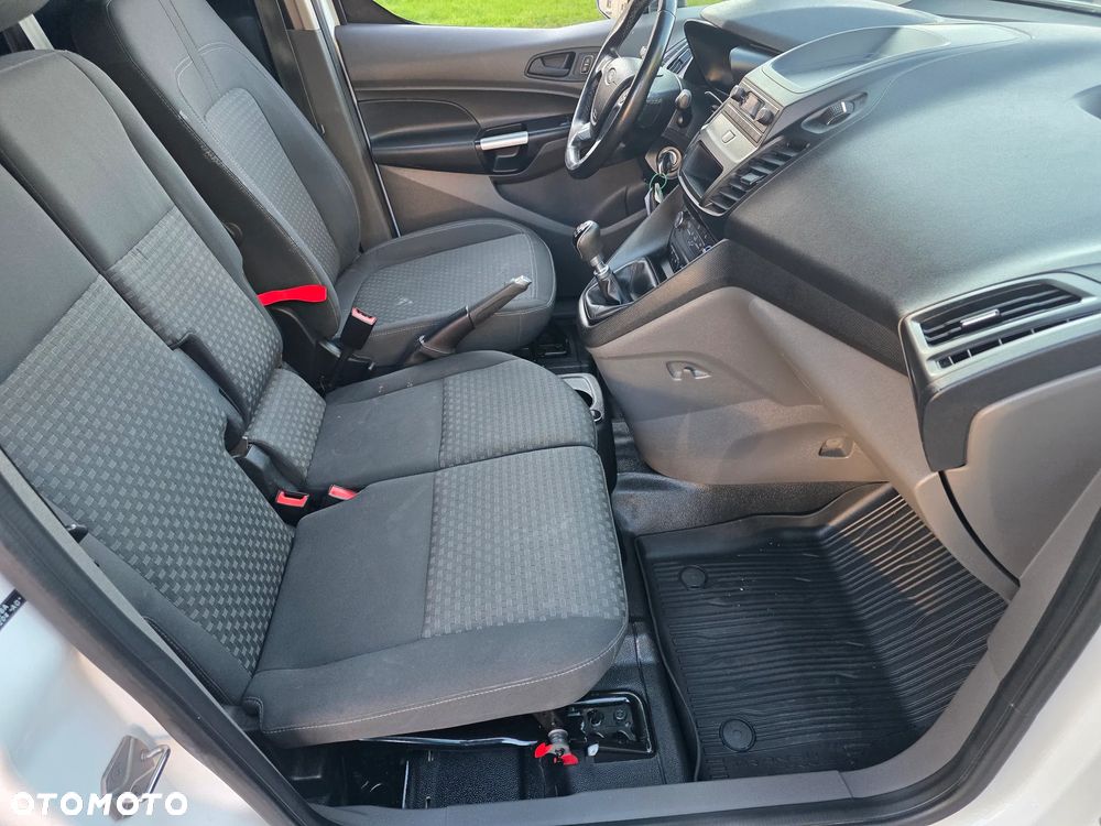 Ford Transit Connect - 19