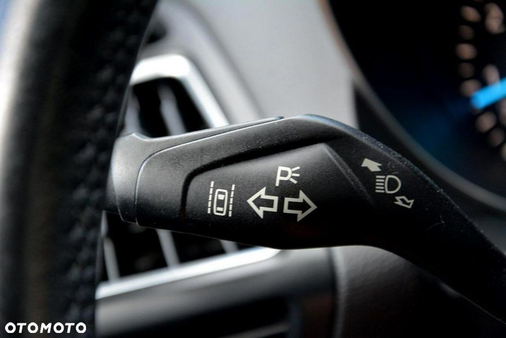 Ford Kuga 1.5 EcoBoost 2x4 Titanium - 36