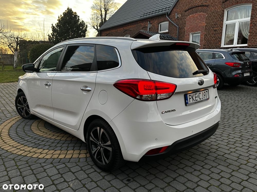 Kia Carens - 14