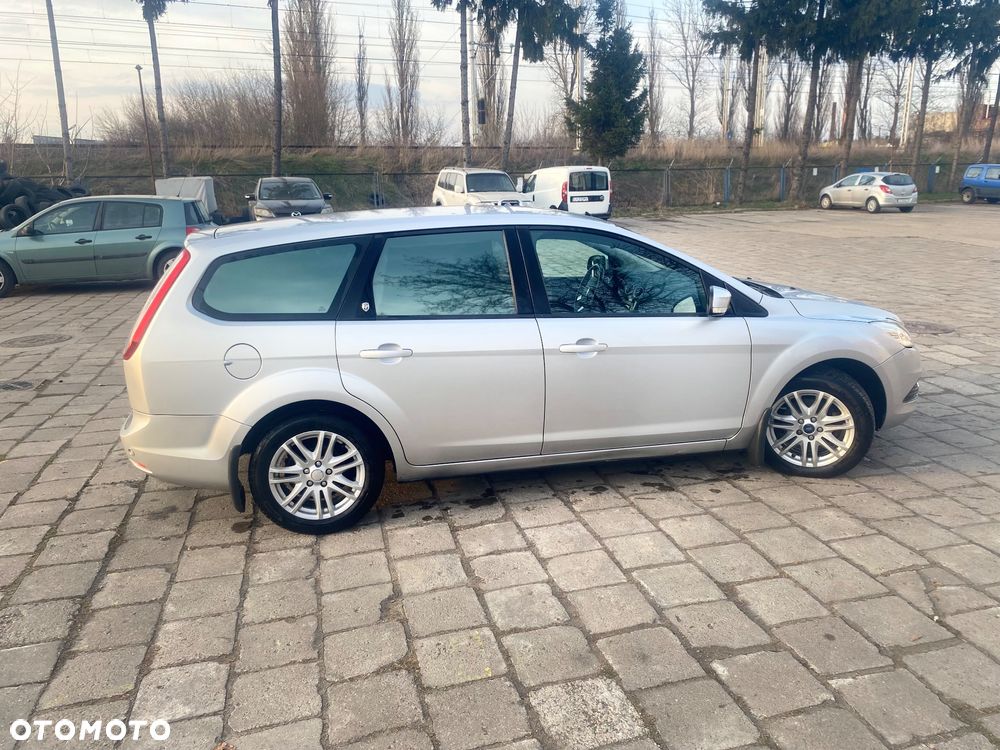 Ford Focus 1.6 Ghia - 6