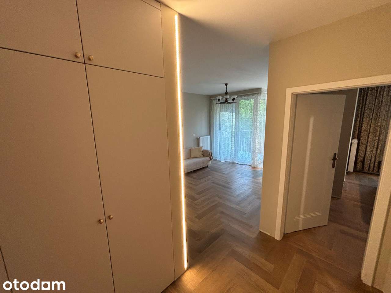 Mieszkanie 2-pokojowe z balkonem na Bielanach, niedaleko Metra Młociny