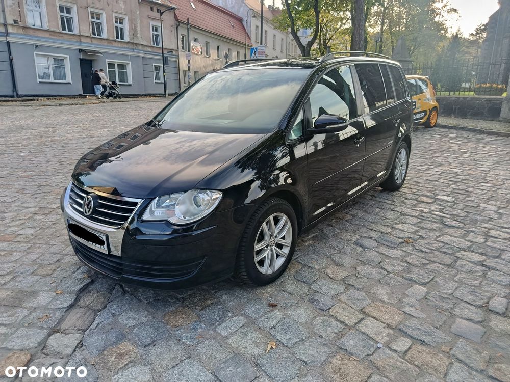 Volkswagen Touran - 1