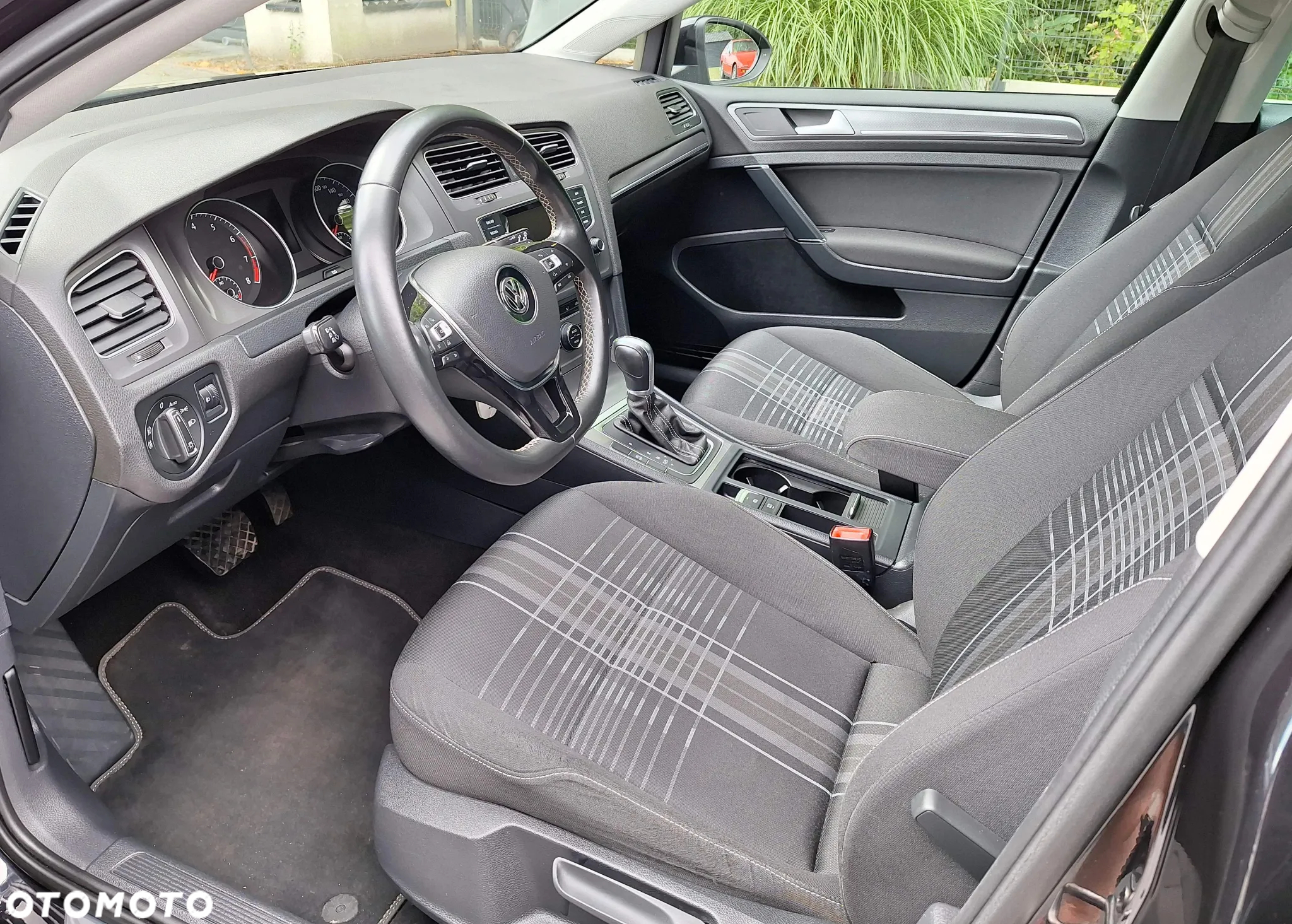 Volkswagen Golf 1.4 TSI BlueMotion Technology DSG Lounge - 13