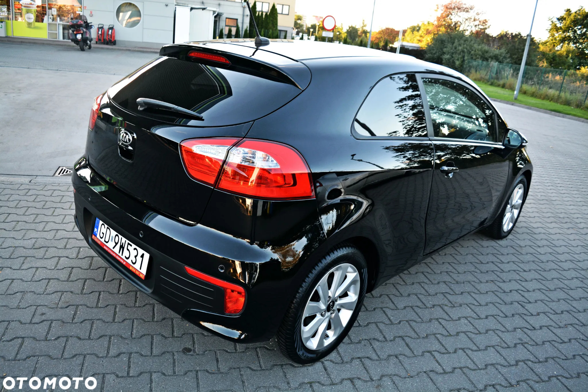 Kia Rio 1.2 Dream Team Edition - 3