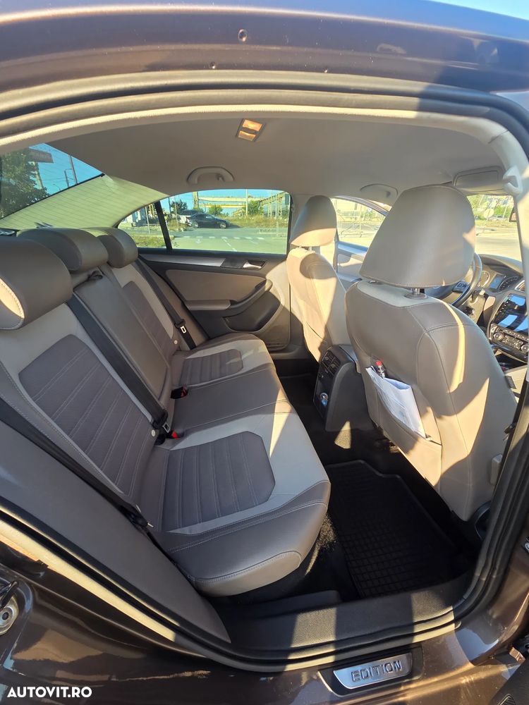 Volkswagen Jetta 1.6 TDI CR DPF DSG Highline - 19