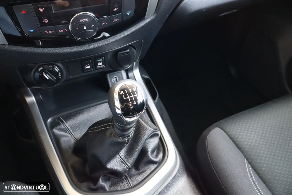 Nissan Navara 2.3 dCi CD 4WD N-Connecta Nav+Barras - 15