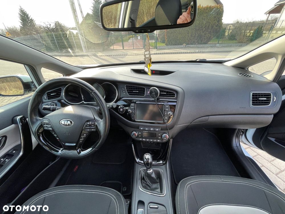 Kia Ceed - 24