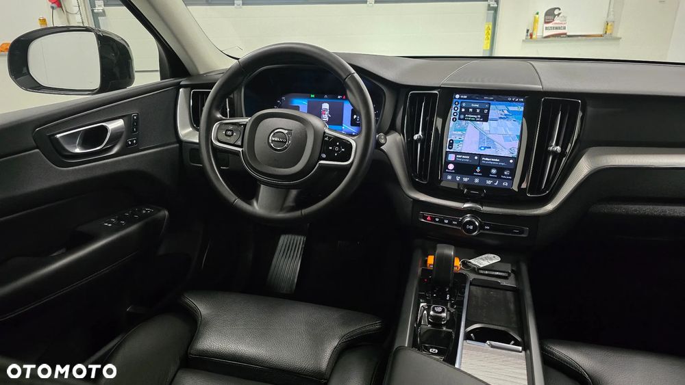 Volvo XC 60 B4 D AWD Ultimate Dark - 19