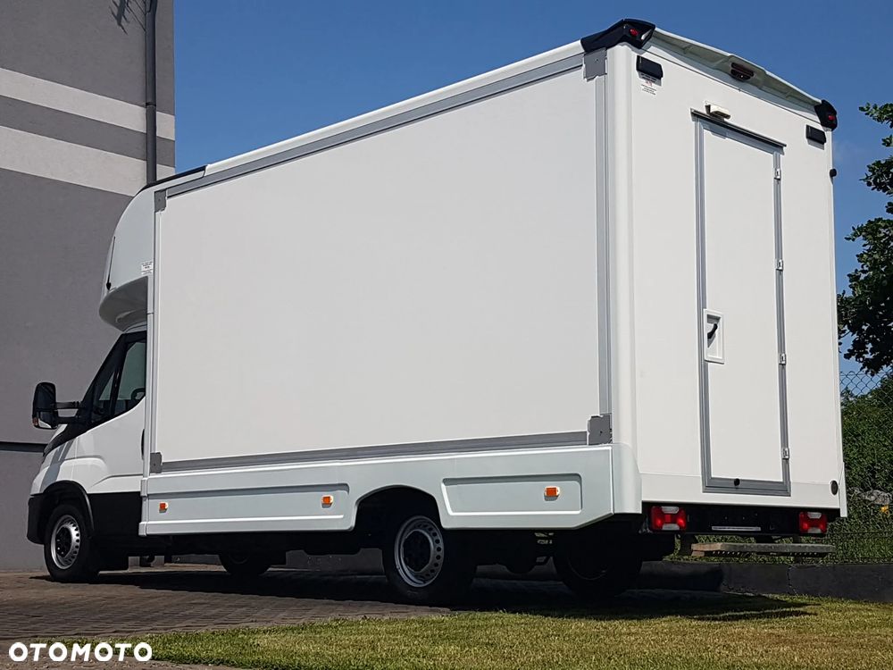 Iveco DAILY KONTENER NISKOPODŁOGOWY 4,43x2,23x2,42 SKLEP FOODTRUCK BAR KLIMA KONIOWÓZ KAMPER - 27