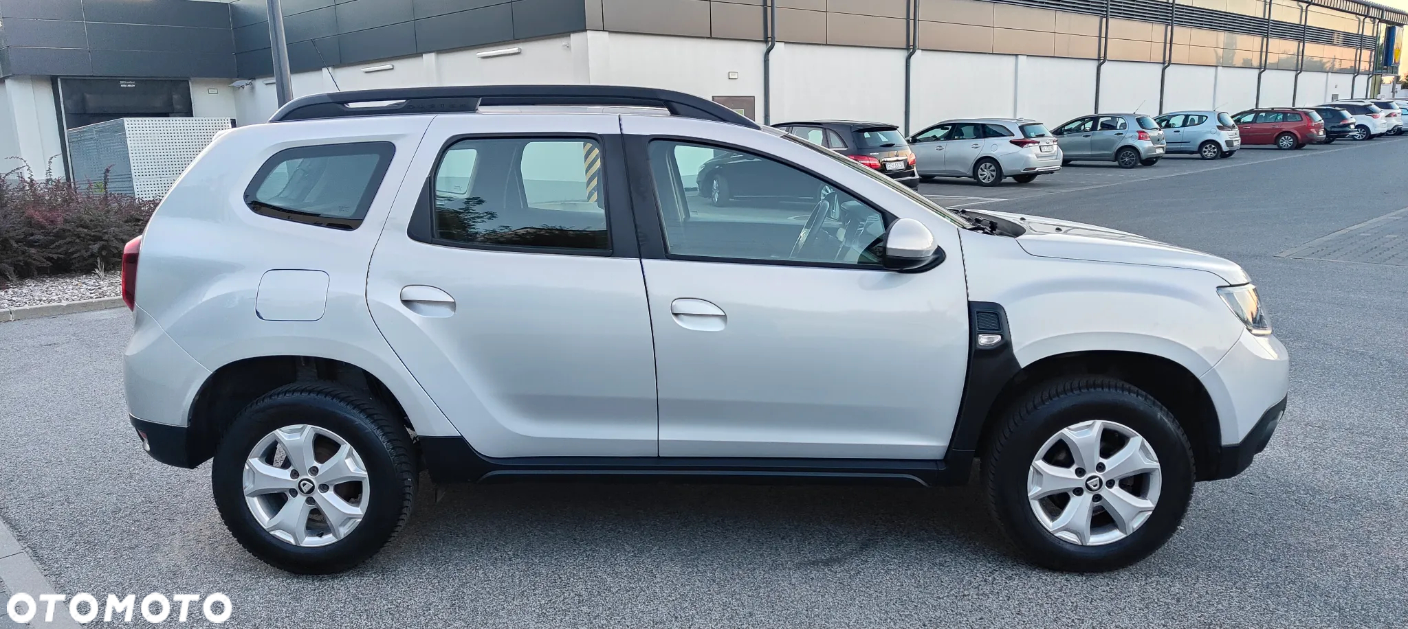 Dacia Duster 1.6 SCe Essential - 11