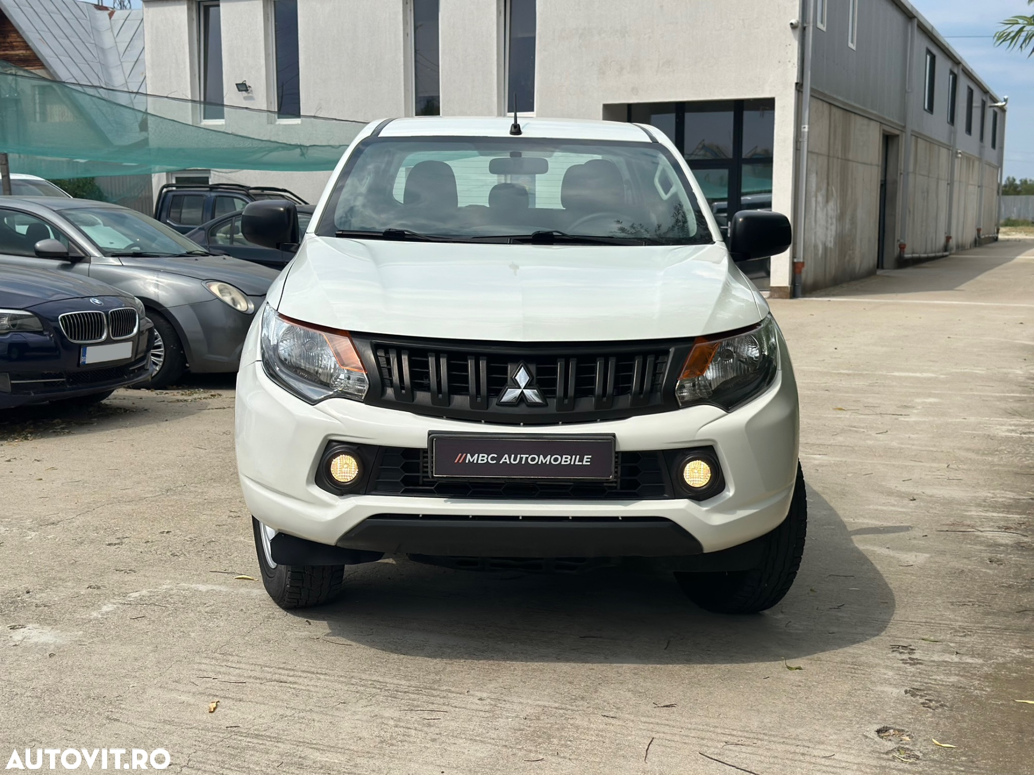 Mitsubishi L200 Double Cab 2.2 DI-D M/T Instyle - 2
