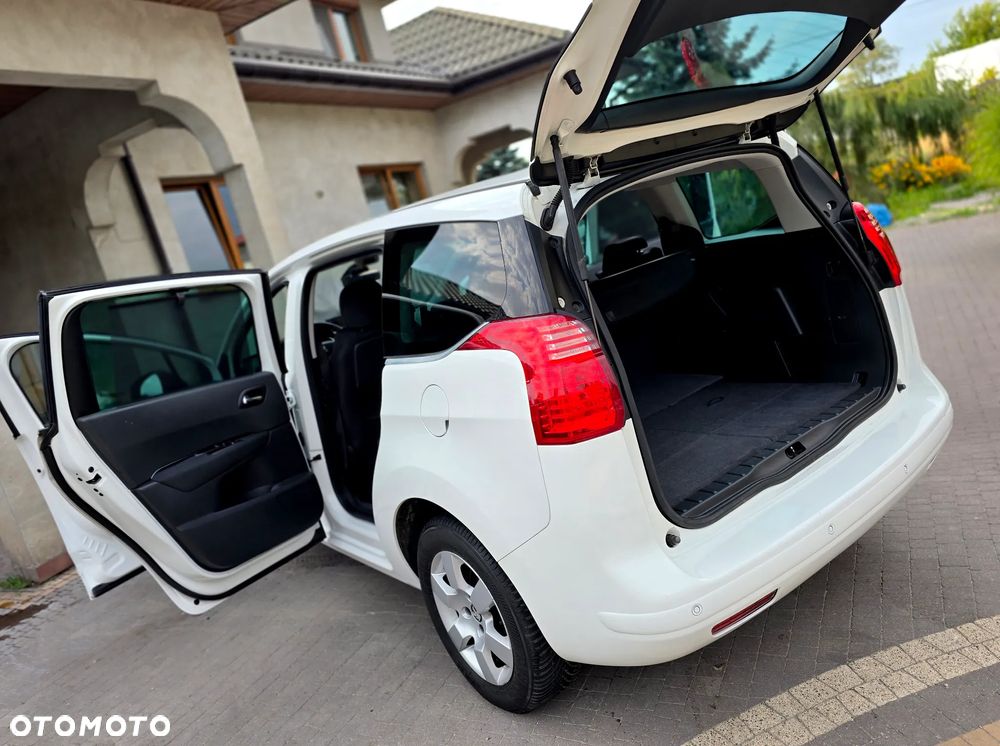 Peugeot 5008 - 11