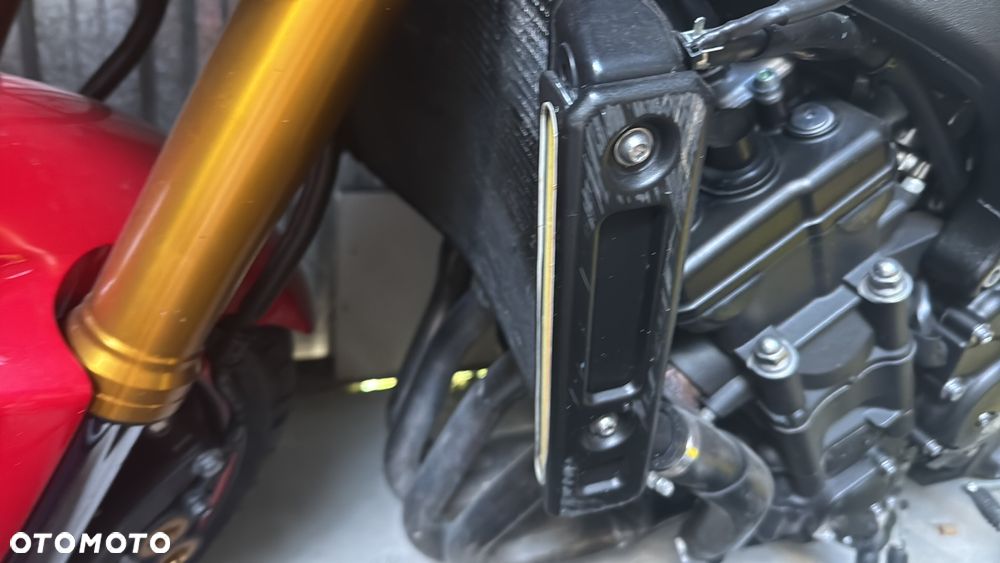 Yamaha FZ8 - 5
