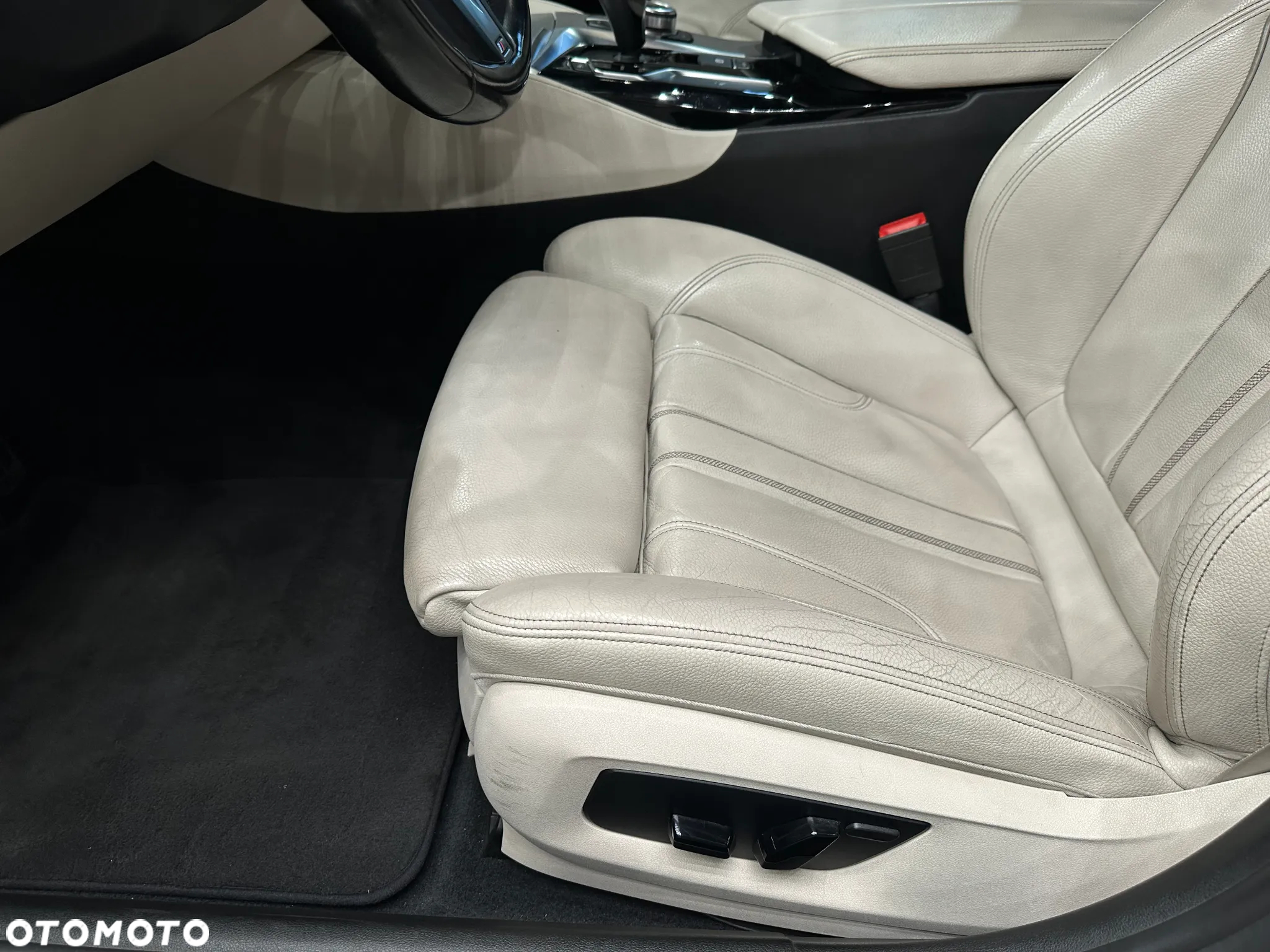 BMW Seria 5 520d M Sport - 17