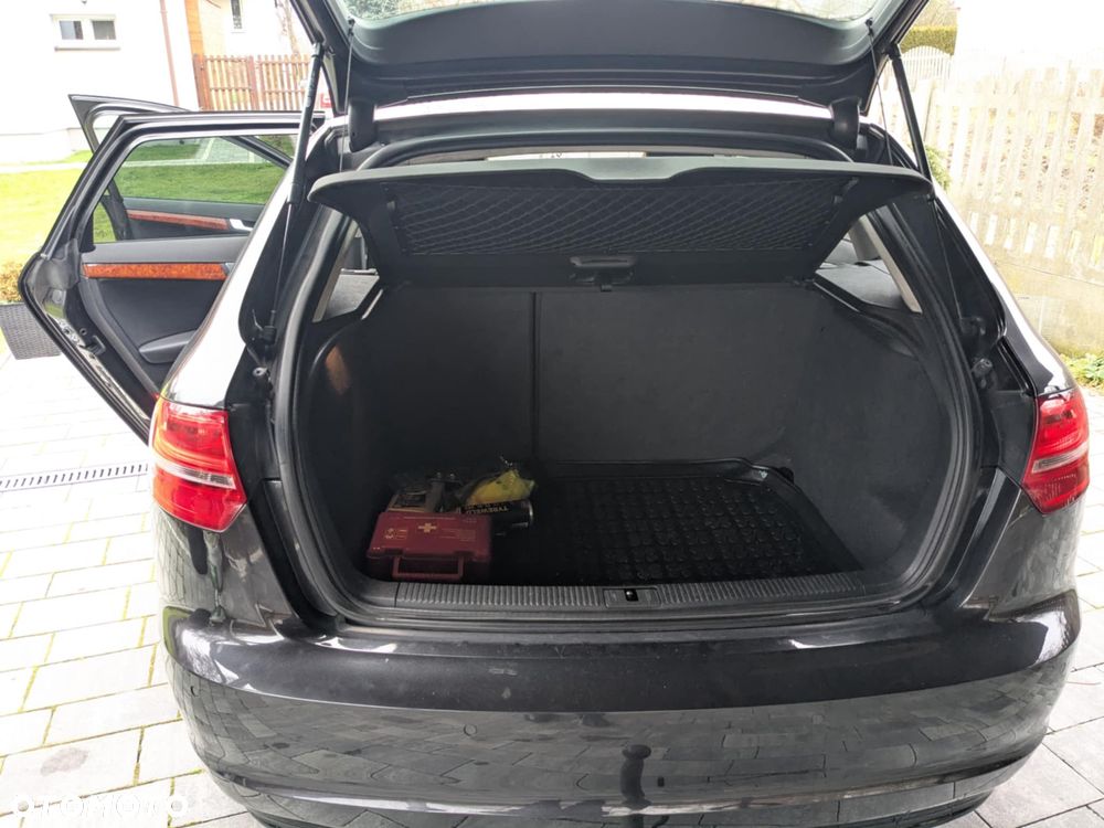 Audi A3 Sportback 1.6 TDI DPF S tronic Ambiente - 9