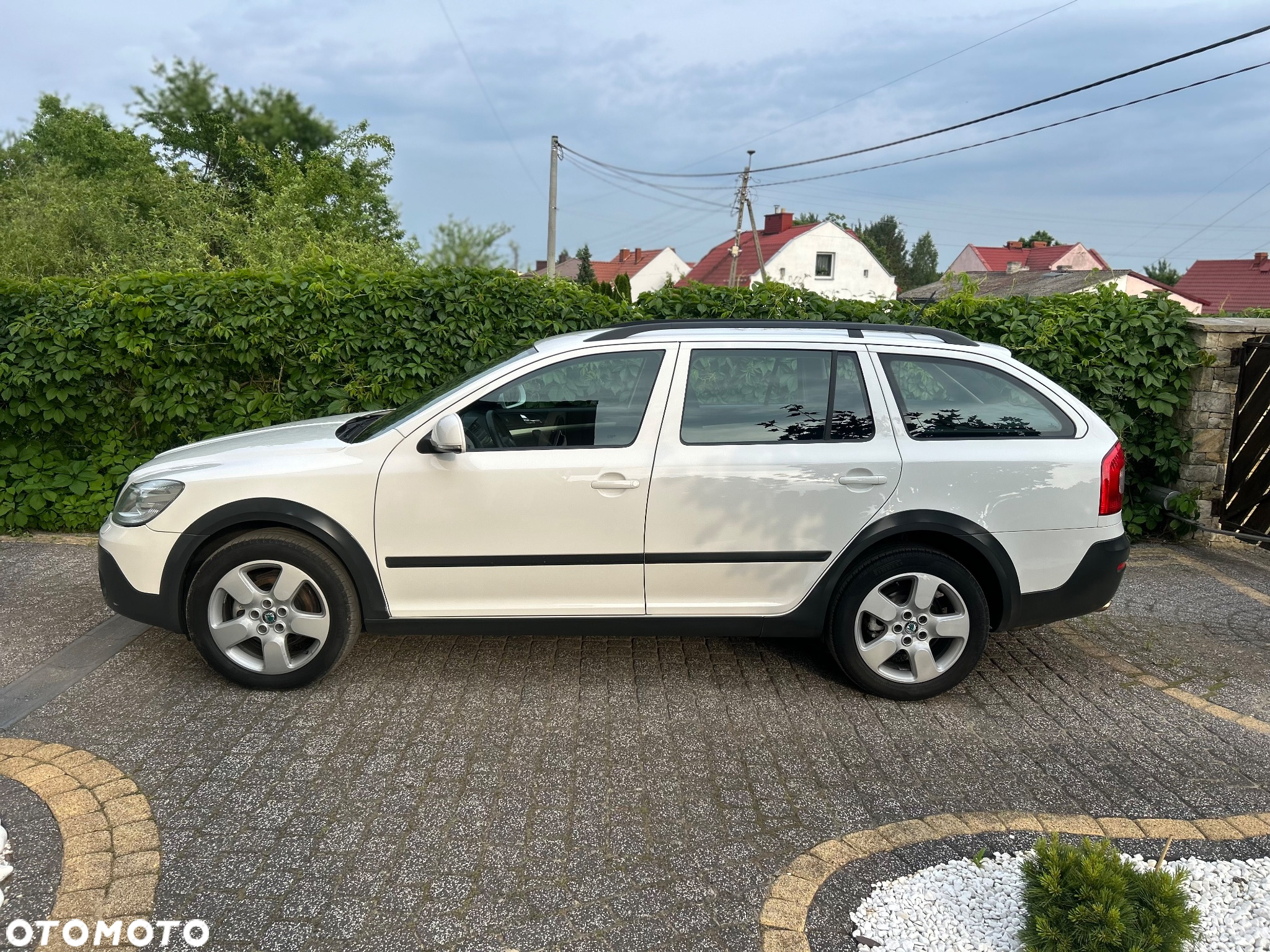 Skoda Octavia Combi 2.0 TDI DPF 4x4 Scout - 13