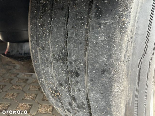 Schwarzmuller Kurtyna, SAF, oś podnoszona, dach podnoszony - 8