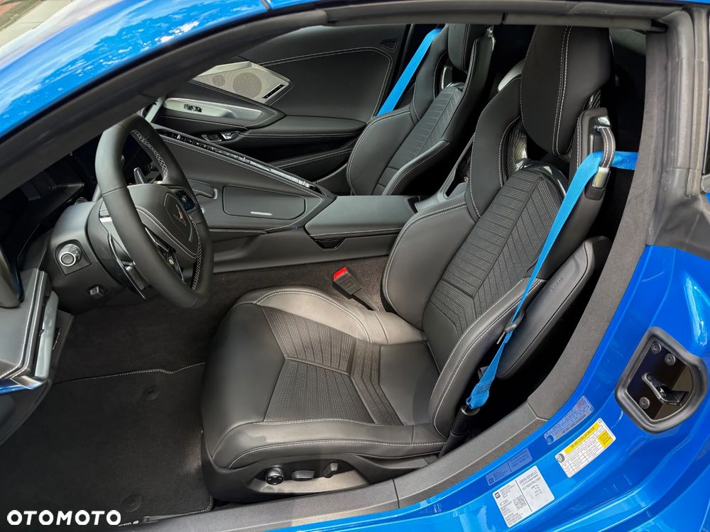 Chevrolet Corvette - 17