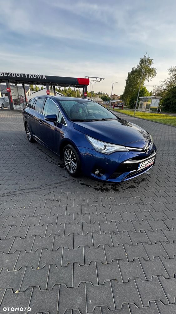 Toyota Avensis 2.0 D-4D Premium - 9