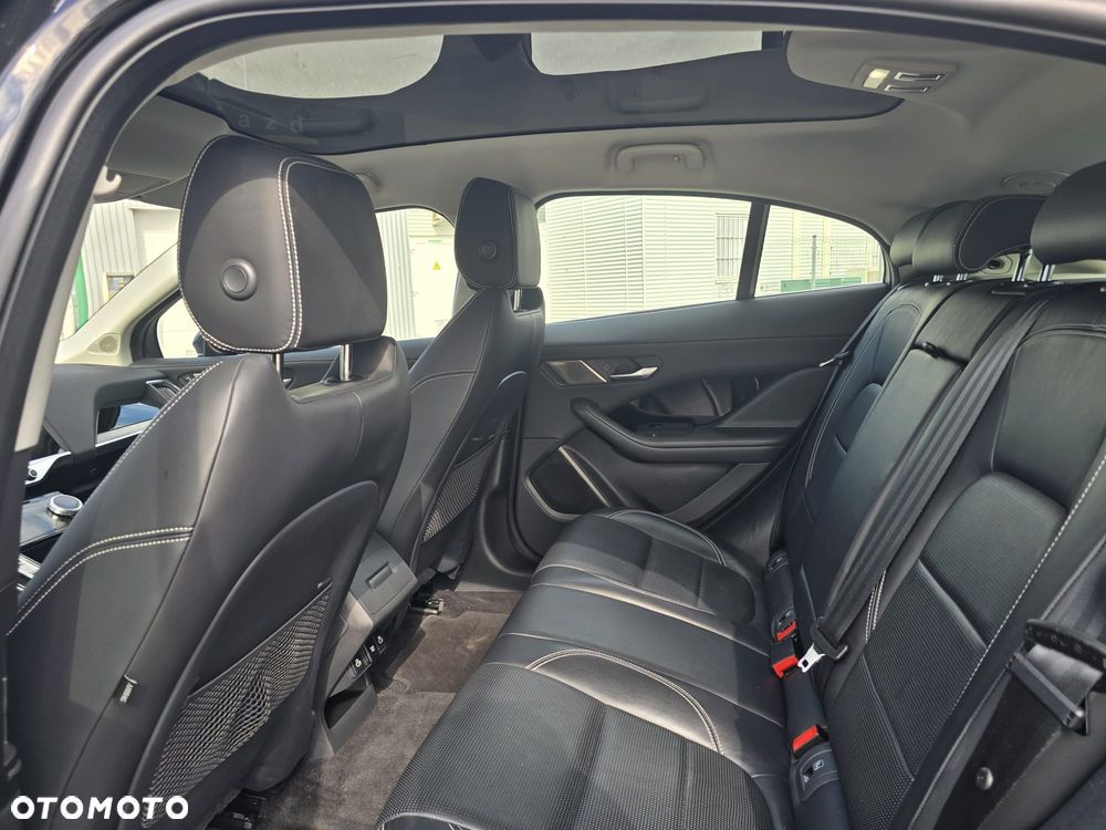 Jaguar I-Pace - 17