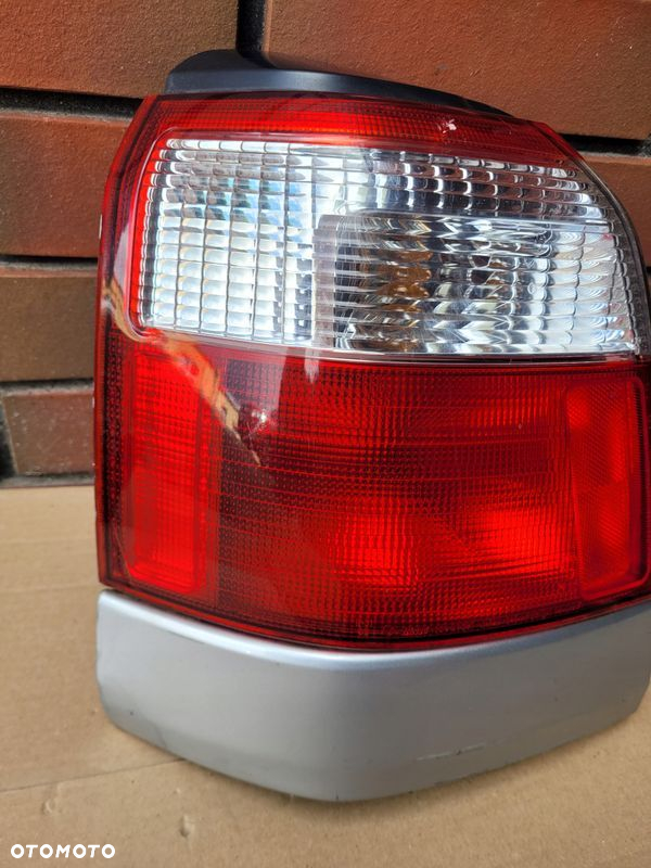 FORESTER I SF LIFT LAMPA TYŁ LEWA ZEWNĘTRZNA - 3