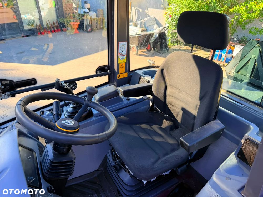 Volvo L25H - 21