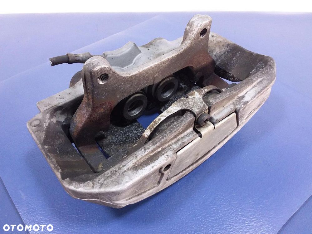 AUDI A8 D4 3.0 TFSI ZACISK PRZÓD PRAWY JARZMO 4H06BB - 4