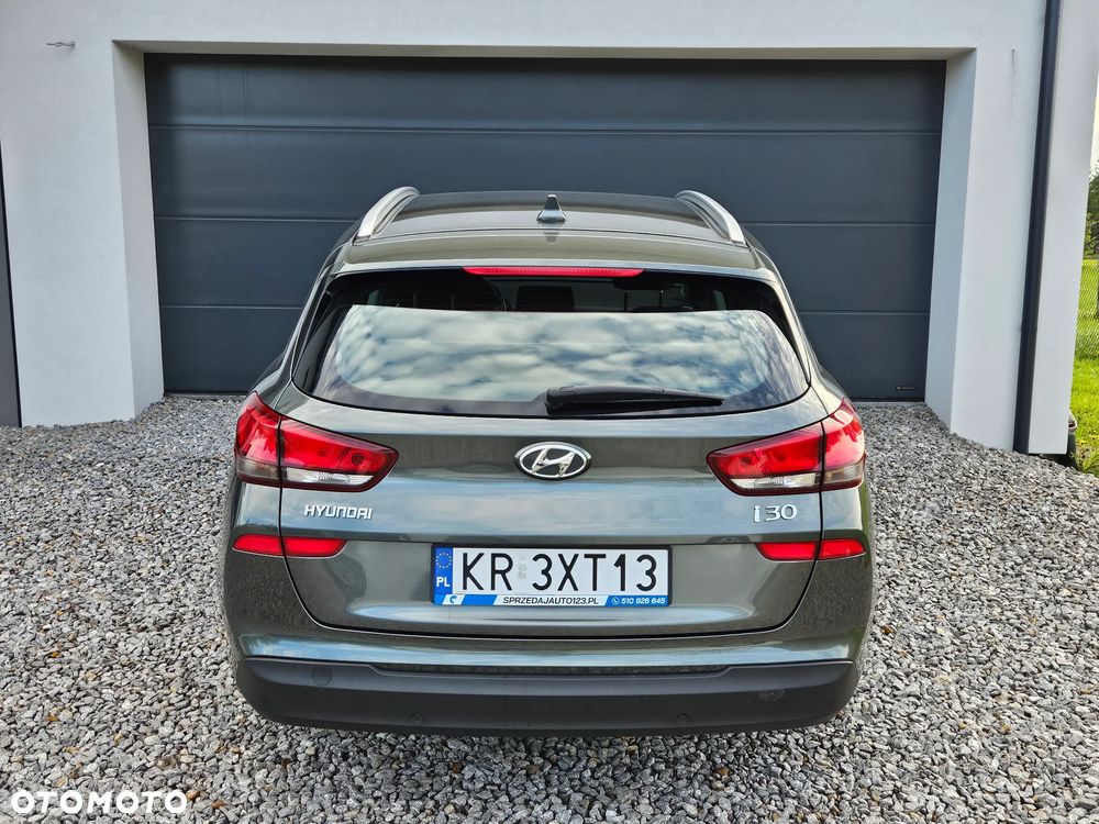Hyundai i30 1.5 DPI Classic + - 6