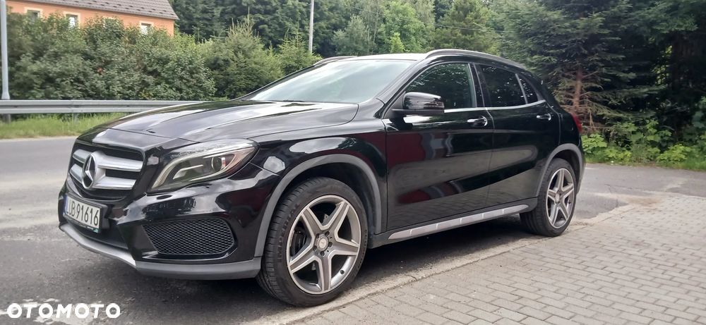 Mercedes-Benz GLA 250 7G-DCT AMG Line - 1