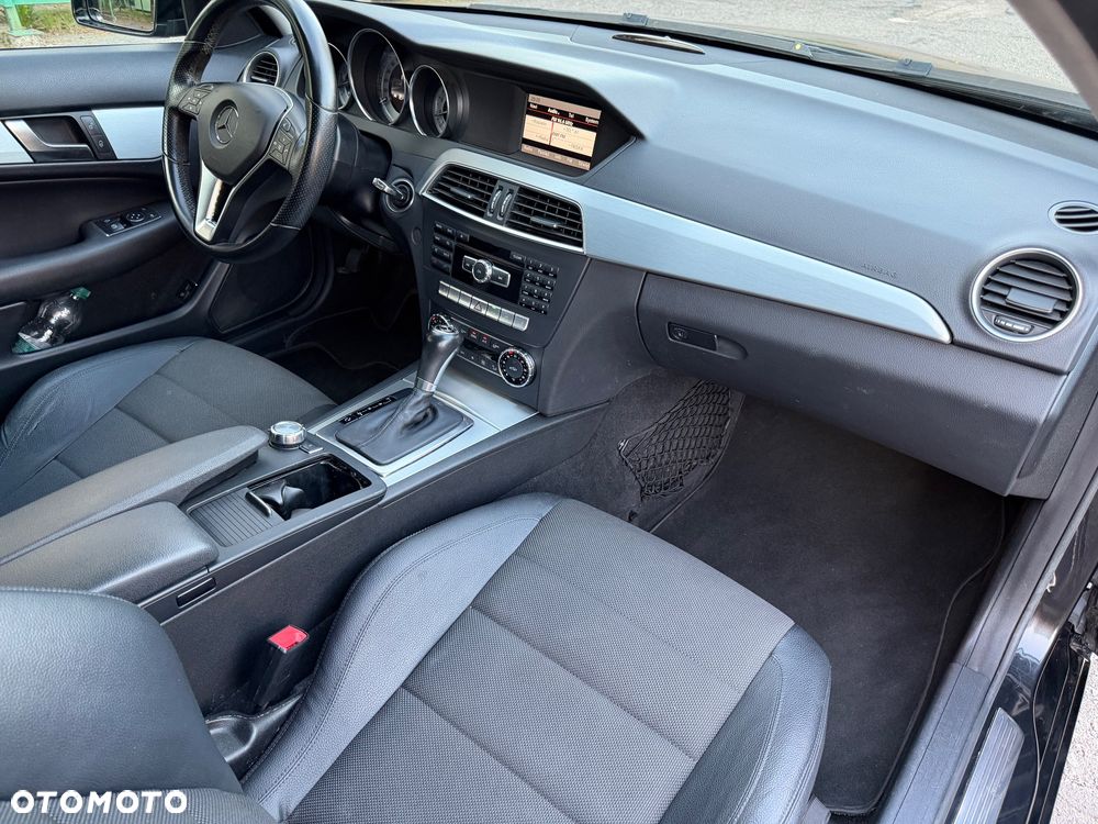 Mercedes-Benz Klasa C 180 7G-TRONIC Edition - 23