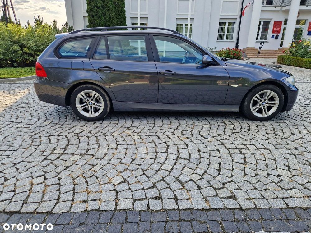 BMW Seria 3 318d - 12