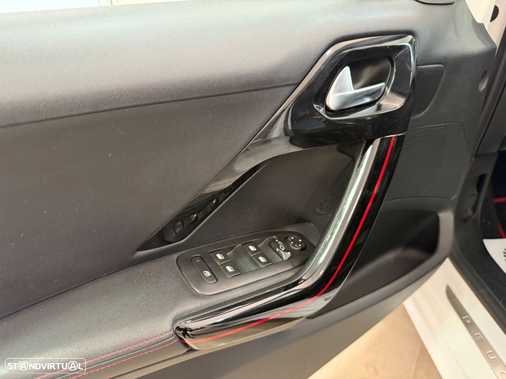 Peugeot 208 1.2 PureTech GT Line - 21