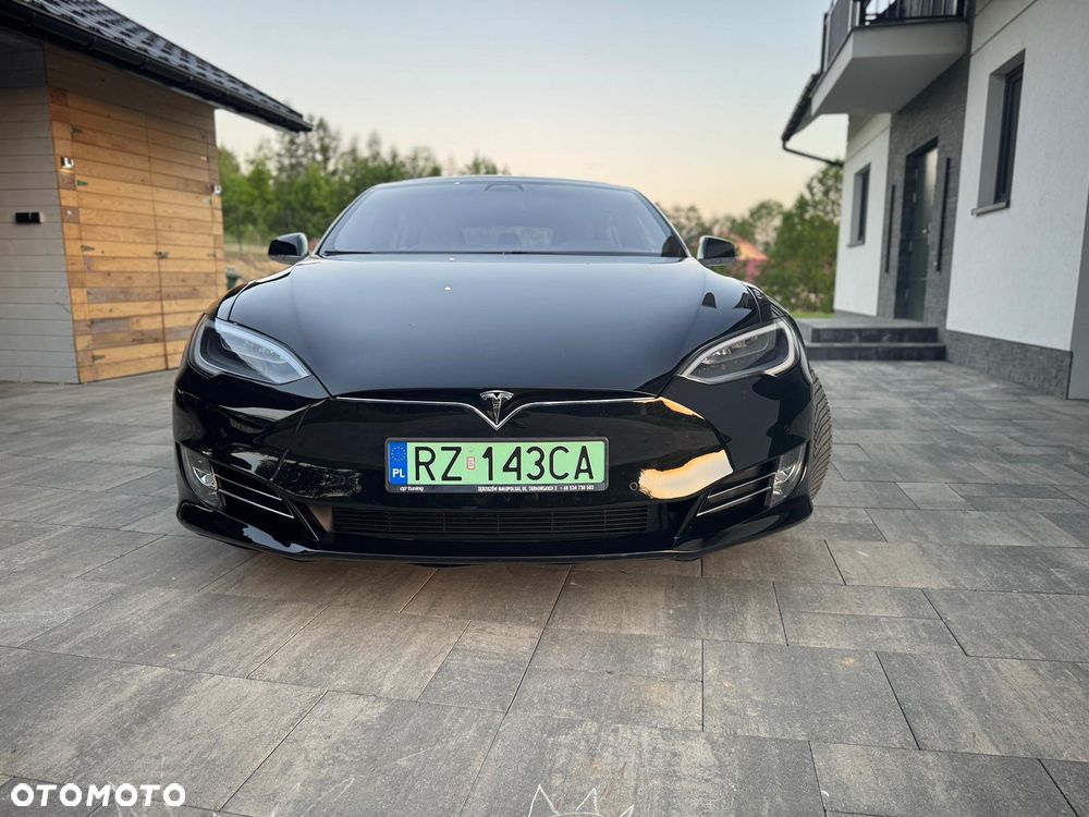 Tesla Model S - 17