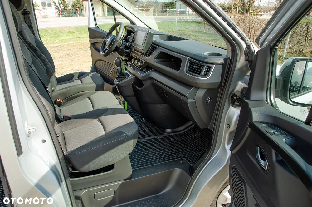 Renault Trafic 2.0 dCi EDC - 11