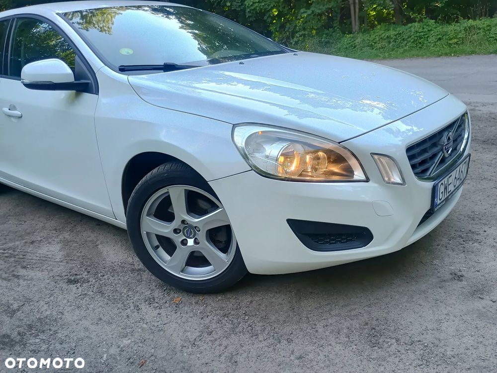 Volvo V60 D2 Kinetic - 16