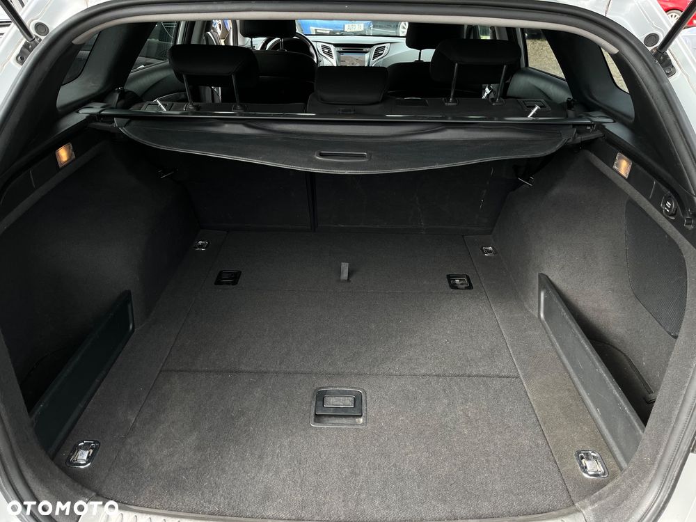 Hyundai i40 Kombi 1.7 CRDi Premium - 25