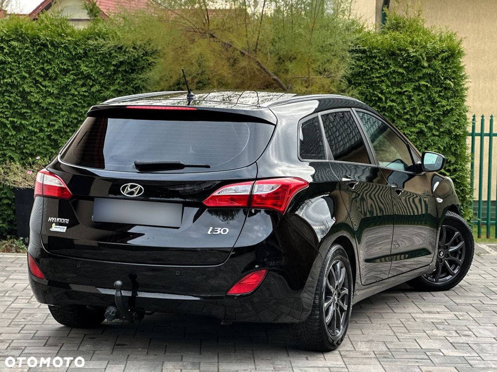 Hyundai i30 1.6 CRDI Fifa World Cup Edition - 19