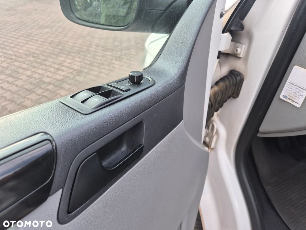 Volkswagen T5 - 17