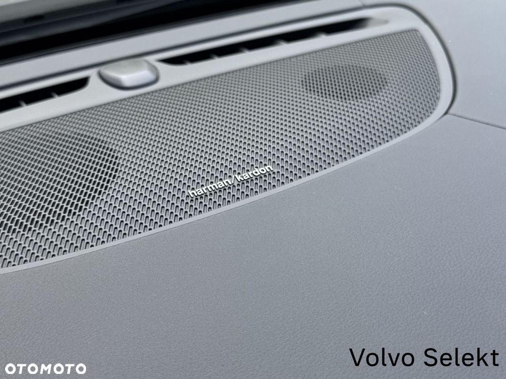 Volvo V90 Cross Country - 33