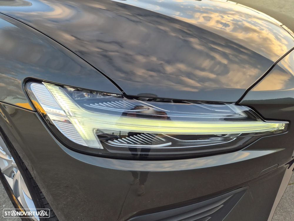 Volvo V60 2.0 D3 Momentum Plus - 11